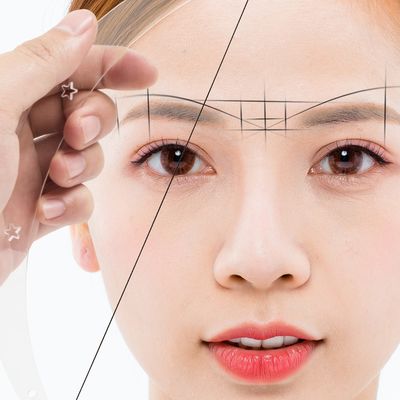 Durchsichtige Acrylbrauenliner für symmetrische Tinte Zeichnung Stickerei Stufe Hilfsstufe Permanente Make-up-Zubehör