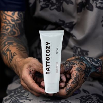 100g Private Label Tattoo Glide Creme Lotion verbesserte Präzision und Hydratation für die Tätowierhaut aus langlebigem Kunststoff