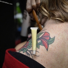 Tatouage des lèvres et des sourcils sans effort avec la nouvelle crème anesthésiante puissante de pré-soin Le secret de la réussite